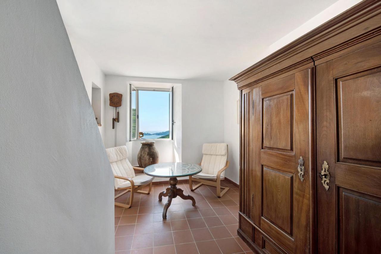 Con Vista Mare Villa *
